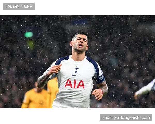 热刺队长罗梅罗输给桑德兰比赛中伤退，更衣室弥漫降级恐惧情绪